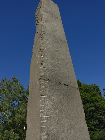 Städelsches Kunstinstitut mit Obelisk Fotos