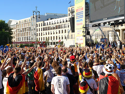 Foto Bühne auf dem Fanfest - Berlin