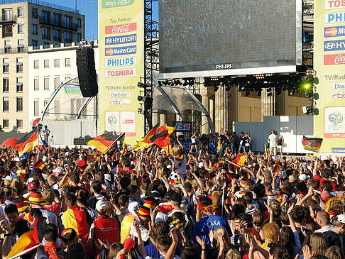 Fotos Bühne auf dem Fanfest