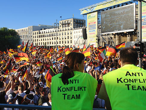 Anti Konflikt Team - Fanfest Fotos