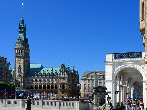 Jungfernstieg und Alster Arkaden Fotos