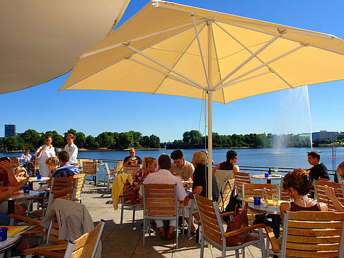 Brunchterrasse auf dem Alster Pavillon Foto 