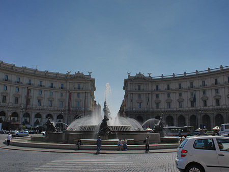 Foto Autos an der Piazza - Rom