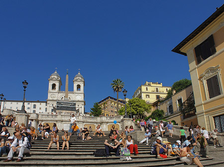 Treppe mit Kirche