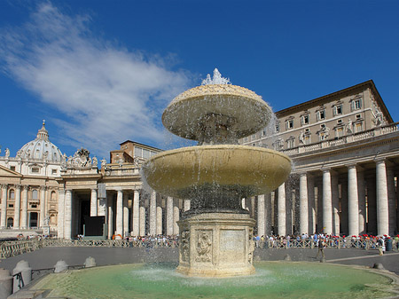 Foto Brunnen mit Petersdom - 